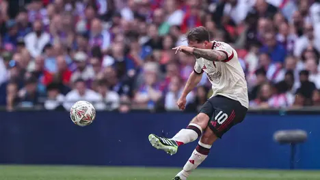 法甲-马赛1-3巴黎：法甲国家德比，新老豪门对决，谁主沉浮|前瞻